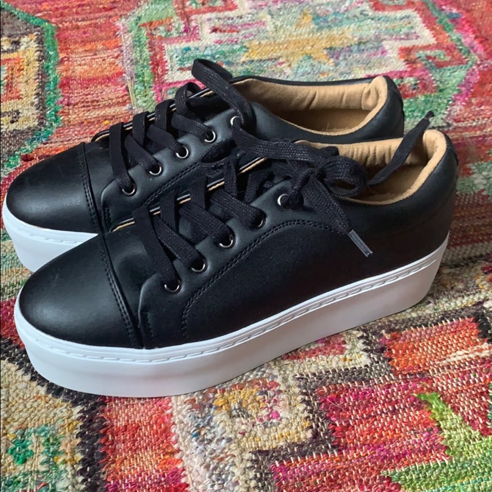 ASOS Design chunky platform sneaker NWOT